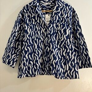 Zara Navy and White Abstract Wave Button-Up Shirt